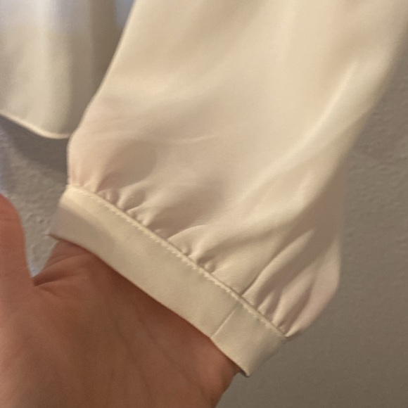 Express sheer lace detail blouse size small - Picture 5 of 7